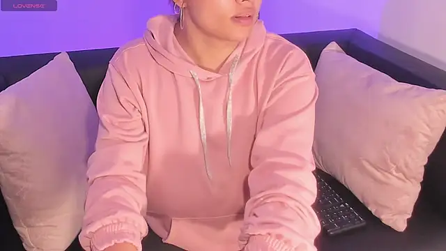 Evelyn Vega online show from 30, 12, 2024