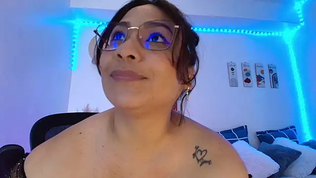 JuliRamirez online show from 6, 1, 2025