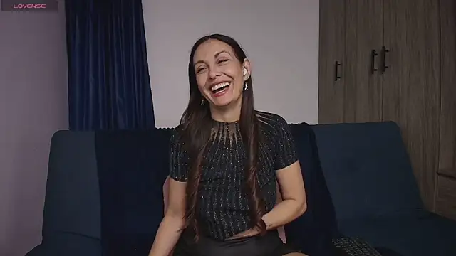 Swetisabella01 online show from 16, 5, 2026