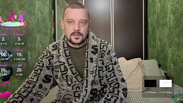 Snapshot of DanielOhCool chatting on 28, 9, 2025 DanielOhCool online show from 28, 9, 2025