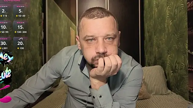 Snapshot of DanielOhCool chatting on 6, 11, 2025 DanielOhCool online show from 6, 11, 2025