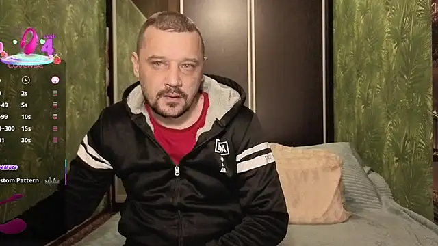 Snapshot of DanielOhCool chatting on 16, 12, 2025 DanielOhCool online show from 16, 12, 2025