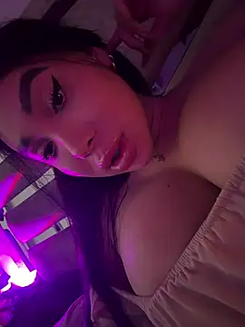 Dahiana white online show from 4, 2, 2026