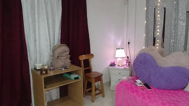 Snapshot of mijal_queen chatting on 15, 12, 2024 mijal queen online show from 15, 12, 2024