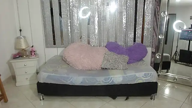 Snapshot of mijal_queen chatting on 18, 1, 2025 mijal queen online show from 18, 1, 2025