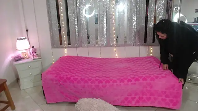 Snapshot of mijal_queen chatting on 8, 2, 2025 mijal queen online show from 8, 2, 2025
