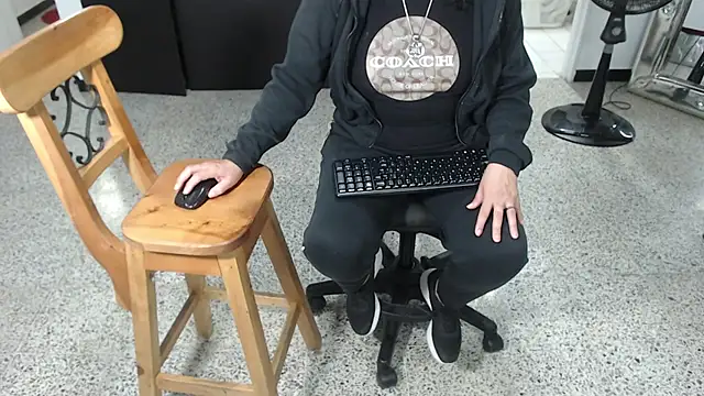 Snapshot of mijal_queen chatting on 6, 3, 2025 mijal queen online show from 6, 3, 2025