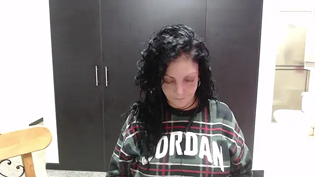 Snapshot of mijal_queen chatting on 17, 10, 2025 mijal queen online show from 17, 10, 2025