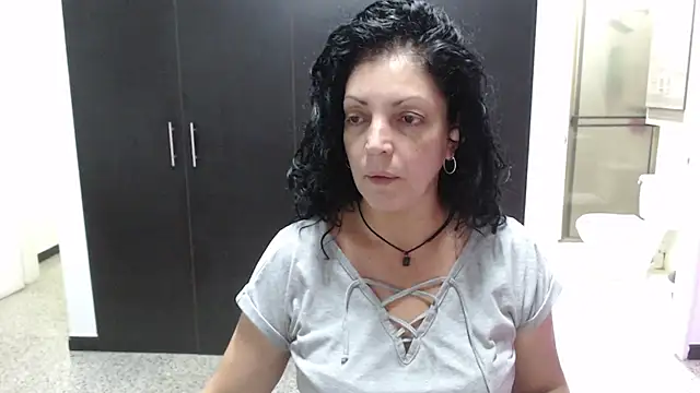 Snapshot of mijal_queen chatting on 31, 10, 2025 mijal queen online show from 31, 10, 2025