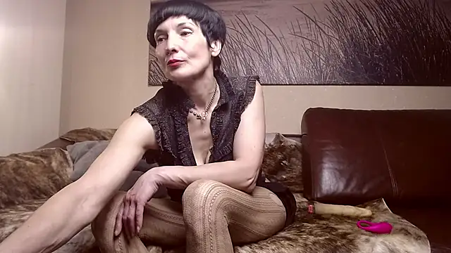 ElizabethLong online show from 18, 5, 2026