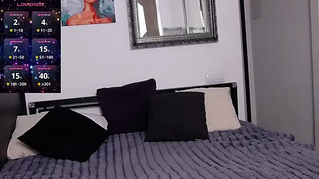 Ashley Ross  online show from 6, 10, 2025