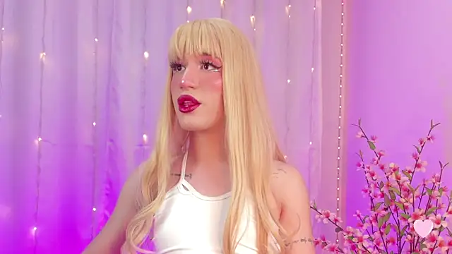 Snapshot of rosseblondee chatting on 25, 9, 2025 rosseblondee online show from 25, 9, 2025