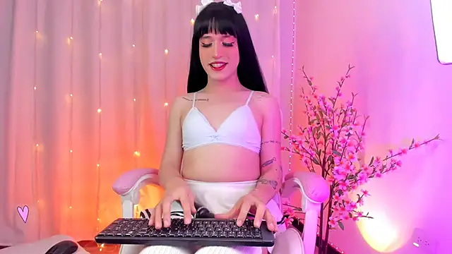 Snapshot of rosseblondee chatting on 26, 9, 2025 rosseblondee online show from 26, 9, 2025