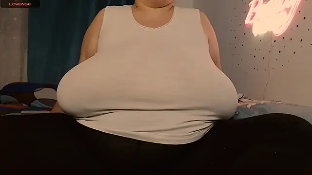 Snapshot of SenzualHotM chatting on 23, 2, 2025 SenzualHotM online show from 23, 2, 2025