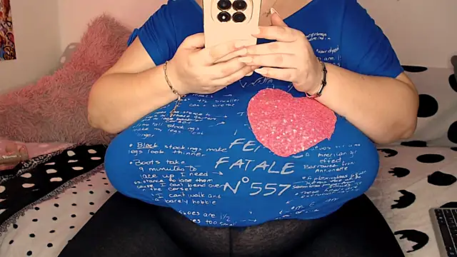 Snapshot of SenzualHotM chatting on 26, 11, 2025 SenzualHotM online show from 26, 11, 2025