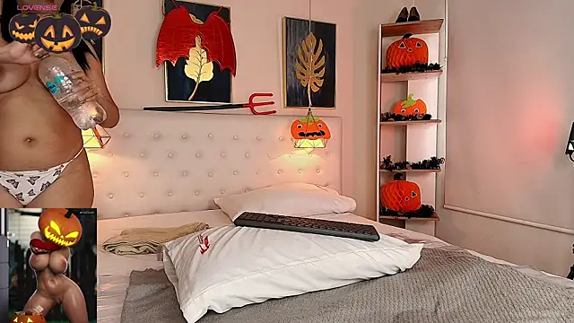 Snapshot of valerie_lya chatting on 11, 10, 2025 valerie lya online show from 11, 10, 2025