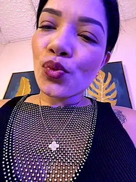 Snapshot of valerie_lya chatting on 1, 11, 2025 valerie lya online show from 1, 11, 2025