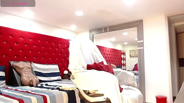 Snapshot of TamyJhonson chatting on 9, 4, 2026 TamyJhonson online show from 9, 4, 2026