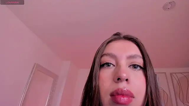 Snapshot of EllaClark chatting on 11, 9, 2025 EllaClark online show from 11, 9, 2025