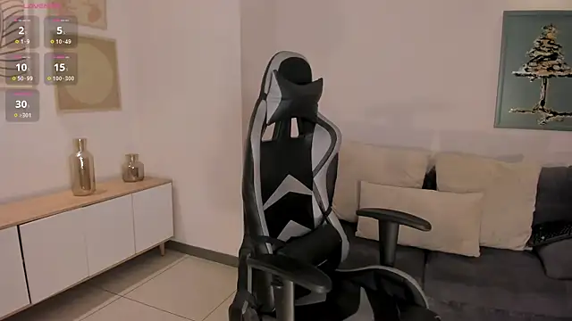 Snapshot of EllaClark chatting on 18, 10, 2025 EllaClark online show from 18, 10, 2025