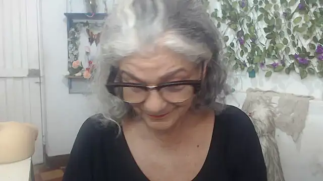 Snapshot of FunnyGrandma chatting on 3, 12, 2024 FunnyGrandma online show from 3, 12, 2024