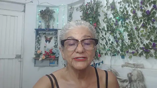 Snapshot of FunnyGrandma chatting on 22, 12, 2024 FunnyGrandma online show from 22, 12, 2024