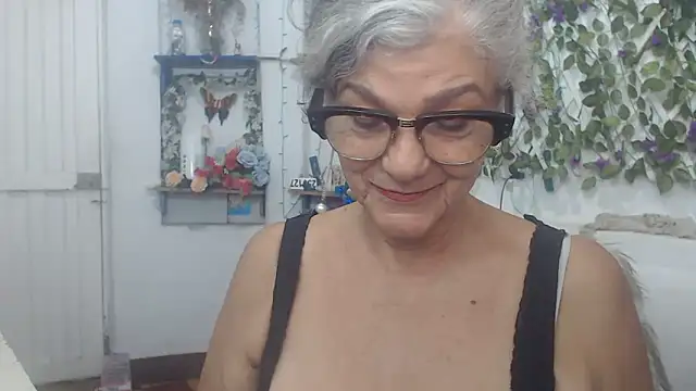 Snapshot of FunnyGrandma chatting on 26, 12, 2024 FunnyGrandma online show from 26, 12, 2024