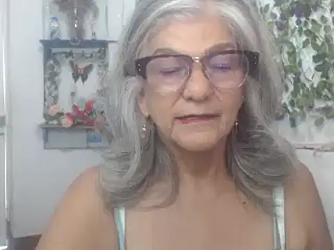 Snapshot of FunnyGrandma chatting on 28, 12, 2024 FunnyGrandma online show from 28, 12, 2024