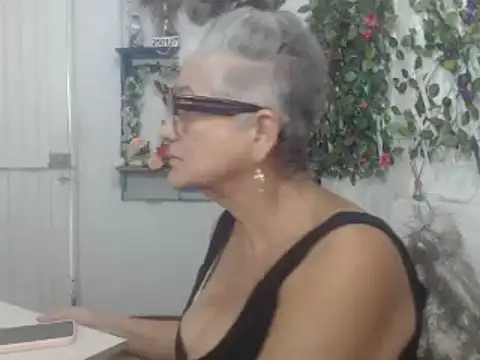 Snapshot of FunnyGrandma chatting on 16, 1, 2025 FunnyGrandma online show from 16, 1, 2025