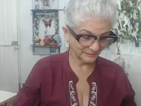 Snapshot of FunnyGrandma chatting on 19, 1, 2025 FunnyGrandma online show from 19, 1, 2025