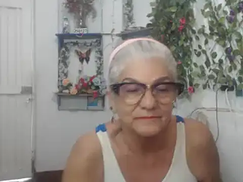 Snapshot of FunnyGrandma chatting on 26, 1, 2025 FunnyGrandma online show from 26, 1, 2025