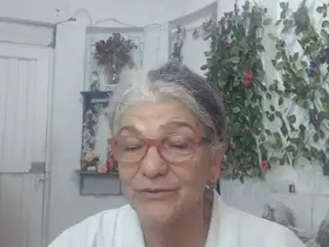 Snapshot of FunnyGrandma chatting on 2, 2, 2025 FunnyGrandma online show from 2, 2, 2025