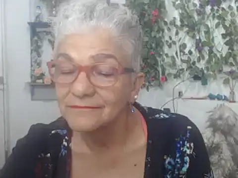 Snapshot of FunnyGrandma chatting on 8, 2, 2025 FunnyGrandma online show from 8, 2, 2025