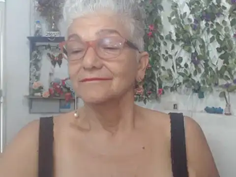 Snapshot of FunnyGrandma chatting on 8, 2, 2025 FunnyGrandma online show from 8, 2, 2025