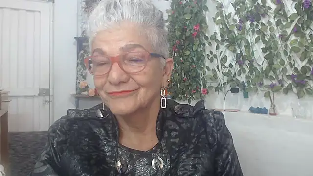 Snapshot of FunnyGrandma chatting on 12, 2, 2025 FunnyGrandma online show from 12, 2, 2025