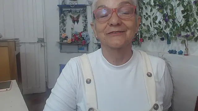 Snapshot of FunnyGrandma chatting on 13, 2, 2025 FunnyGrandma online show from 13, 2, 2025