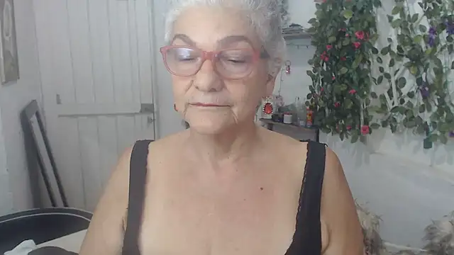 Snapshot of FunnyGrandma chatting on 16, 3, 2025 FunnyGrandma online show from 16, 3, 2025