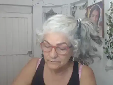 Snapshot of FunnyGrandma chatting on 9, 9, 2025 FunnyGrandma online show from 9, 9, 2025