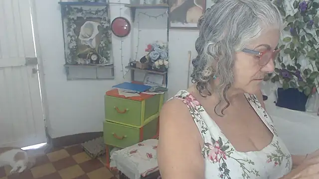 FunnyGrandma online show from 5, 2, 2026