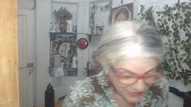 FunnyGrandma online show from 17, 5, 2026