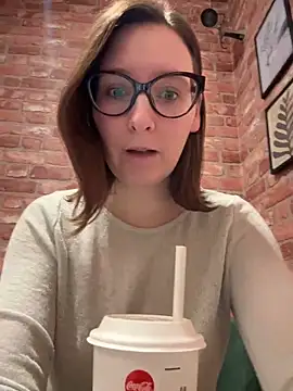 The Snowwhitee online show from 14, 12, 2025