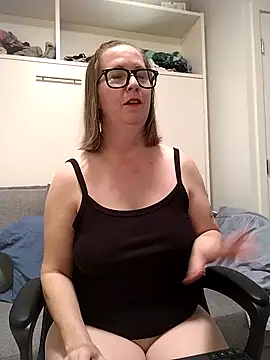 Snapshot of SweetandNaughty1 chatting on 3, 2, 2026 SweetandNaughty1 online show from 3, 2, 2026