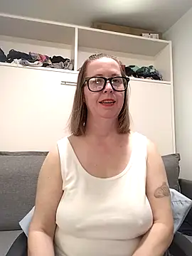 Snapshot of SweetandNaughty1 chatting on 4, 2, 2026 SweetandNaughty1 online show from 4, 2, 2026