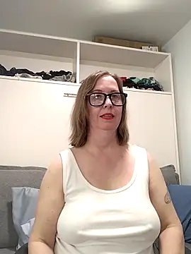 Snapshot of SweetandNaughty1 chatting on 5, 2, 2026 SweetandNaughty1 online show from 5, 2, 2026