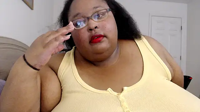 Snapshot of Loves_Aura chatting on 9, 7, 2026 Loves Aura online show from 9, 7, 2026
