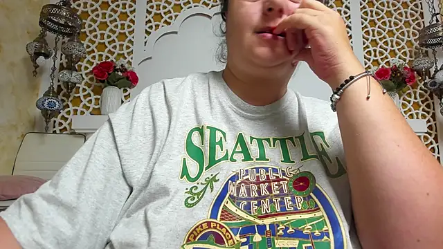 Snapshot of AleshaArabian chatting on 18, 9, 2025 AleshaArabian online show from 18, 9, 2025