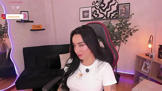 EmmyEvans1 online show from 23, 9, 2025