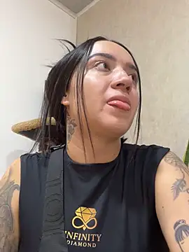 EmmyEvans1 online show from 16, 12, 2025