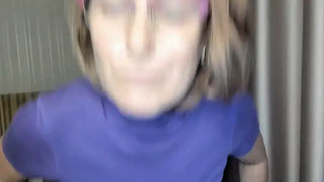Snapshot of lauraoven chatting on 11, 12, 2024 lauraoven online show from 11, 12, 2024