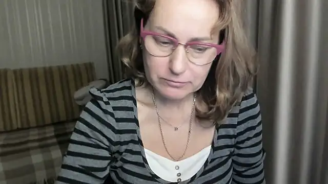 Snapshot of lauraoven chatting on 26, 12, 2024 lauraoven online show from 26, 12, 2024